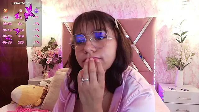 Miaa Smiith1 online show from 03/07/25, 03:18