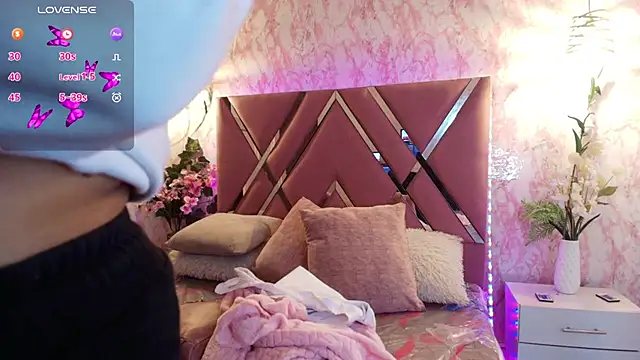 Miaa Smiith1 online show from 03/08/25, 12:20