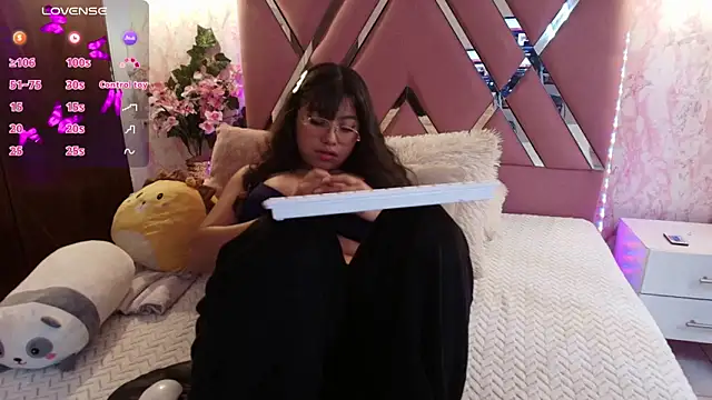 Miaa Smiith1 online show from 03/08/25, 03:24