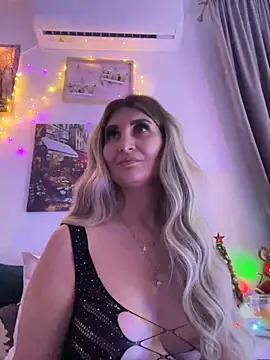 EvelynFrances online show from 12/30/24, 08:15