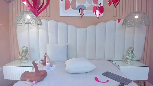 Snapshot of Sara_Vanegas chatting on 02/14/26, 11:51 Sara Vanegas online show from 02/14/26, 11:51