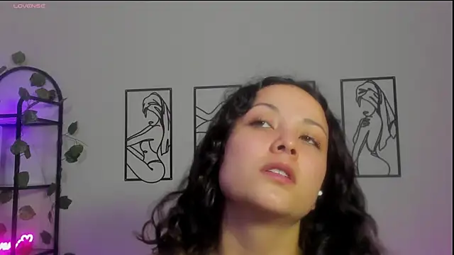 Megan Rodrigo online show from 02/13/25, 08:03