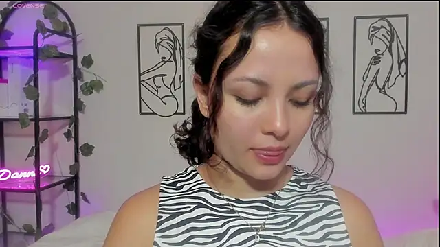 Megan Rodrigo online show from 03/15/25, 09:16