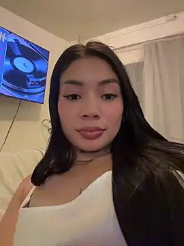 Roxanne 08 online show from 05/29/26, 01:25