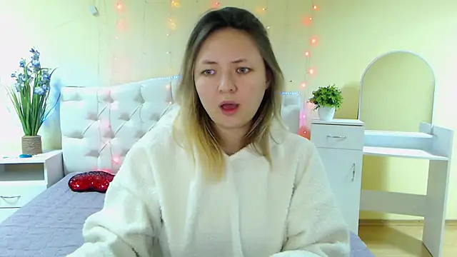 SallyVerda online show from 02/05/25, 06:37