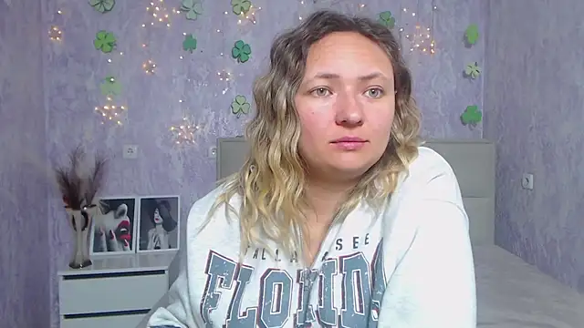 SallyVerda online show from 03/17/25, 06:42