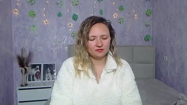 SallyVerda online show from 03/19/25, 04:14