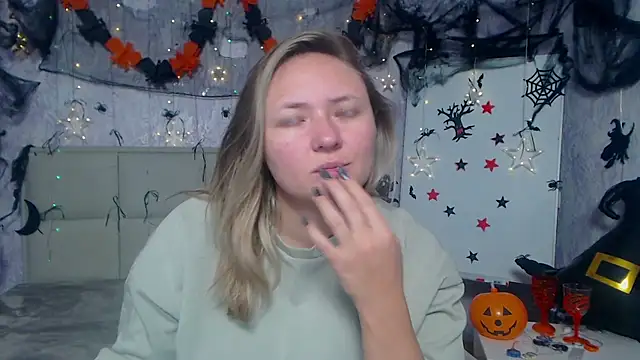 SallyVerda online show from 10/24/25, 05:09