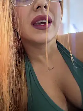 Snapshot of Amber_Martins_ chatting on 02/03/26, 11:21 Amber Martins online show from 02/03/26, 11:21