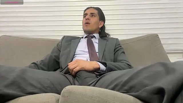 Tom blunt96 online show from 02/05/25, 10:44