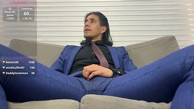 Tom blunt96 online show from 02/11/25, 02:46