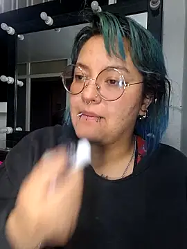 Snapshot of lucky-leah chatting on 05/23/26, 03:56 lucky-leah online show from 05/23/26, 03:56