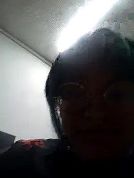 Snapshot of lucky-leah chatting on 05/26/26, 03:46 lucky-leah online show from 05/26/26, 03:46