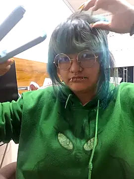 Snapshot of lucky-leah chatting on 07/16/26, 03:45 lucky-leah online show from 07/16/26, 03:45