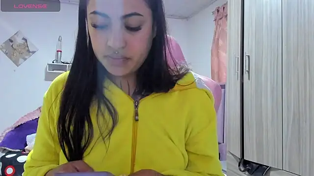 Snapshot of Kayla_foxxy chatting on 06/05/26, 03:29 Kayla foxxy online show from 06/05/26, 03:29