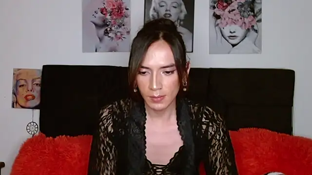 Snapshot of pearllatin chatting on 10/03/25, 01:24 pearllatin online show from 10/03/25, 01:24