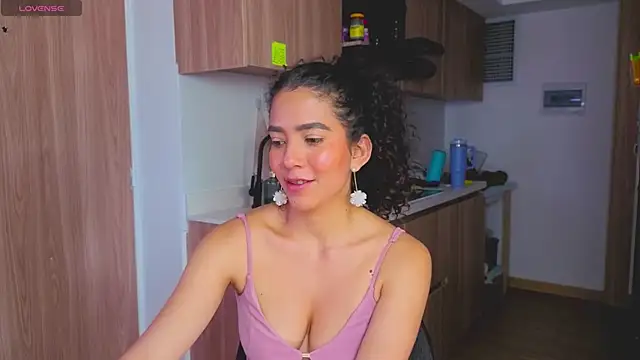 Snapshot of arteverena chatting on 05/19/26, 06:14 arteverena online show from 05/19/26, 06:14