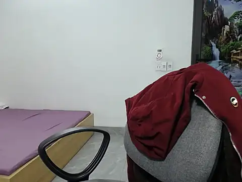 Love bug15 online show from 12/21/24, 12:09