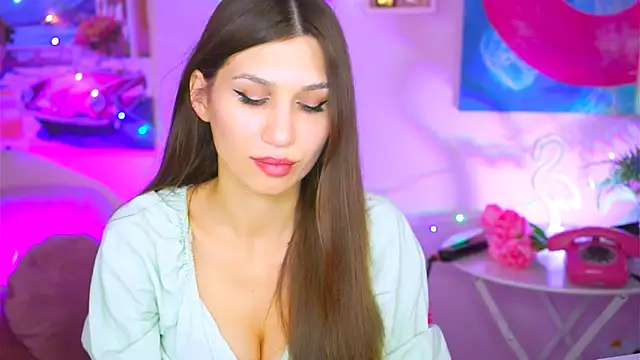 Snapshot of MollyPerry chatting on 12/17/24, 04:11 MollyPerry online show from 12/17/24, 04:11