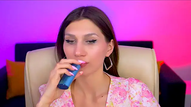 Snapshot of MollyPerry chatting on 03/15/25, 07:27 MollyPerry online show from 03/15/25, 07:27