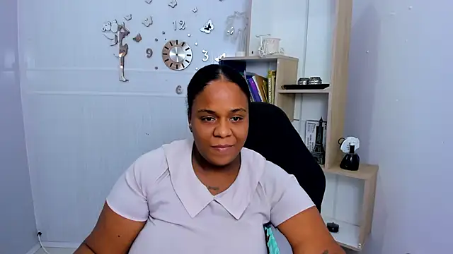 Snapshot of bbw_charlote chatting on 06/22/26, 12:24 bbw charlote online show from 06/22/26, 12:24