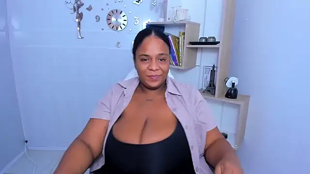 Snapshot of bbw_charlote chatting on 06/24/26, 12:15 bbw charlote online show from 06/24/26, 12:15