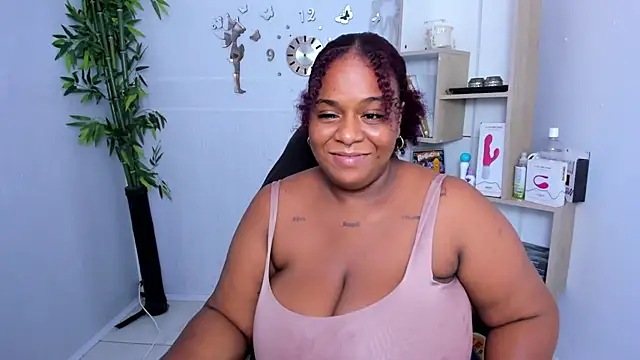 Snapshot of bbw_charlote chatting on 08/07/26, 12:18 bbw charlote online show from 08/07/26, 12:18