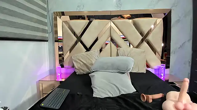 Susy wisee online show from 02/14/25, 06:12