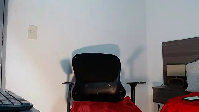 Mila cams1  online show from 02/22/26, 10:47