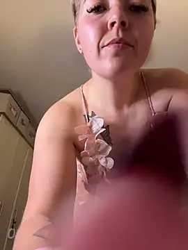 xxcurvyjessiexx online show from 11/03/25, 07:59