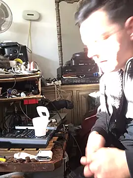 Phelyxx elgato online show from 03/19/25, 03:40