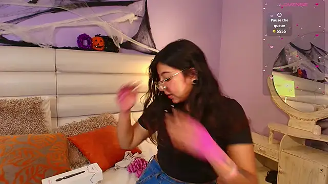 milan sweet online show from 10/27/25, 09:41