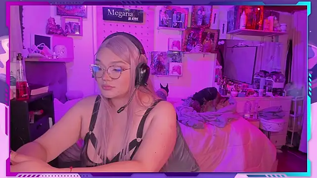 MegariaB online show from 10/17/25, 04:04