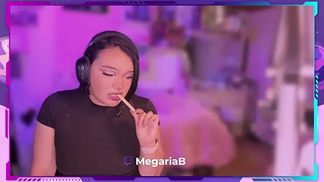 MegariaB online show from 11/13/25, 04:55