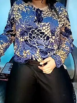 Snapshot of Dayna-36 chatting on 01/01/25, 08:58 Dayna-36 online show from 01/01/25, 08:58