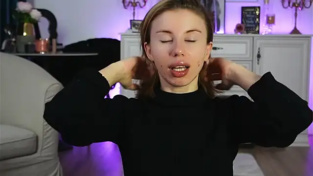 ivyleague  online show from 11/02/25, 03:53