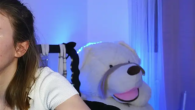 ivyleague  online show from 03/21/26, 06:22