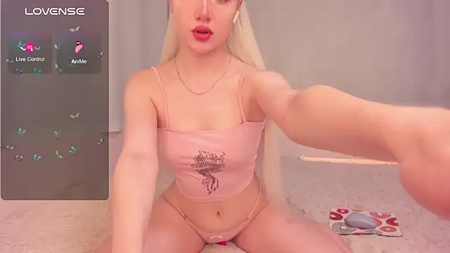 Snapshot of Mila_Sweeet chatting on 09/10/25, 08:03 Mila Sweeet online show from 09/10/25, 08:03