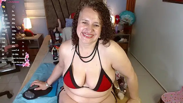 Nadia 84 online show from 10/16/25, 12:17