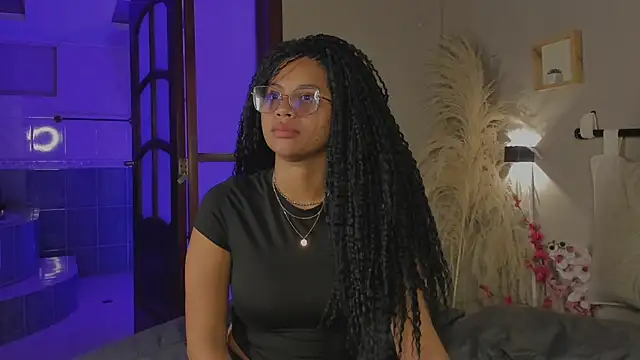 nayah   online show from 02/20/25, 08:14