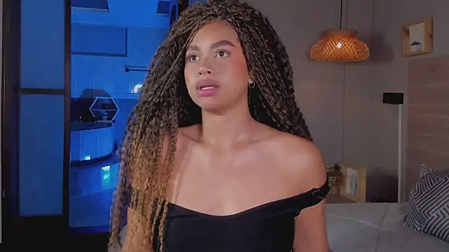 nayah   online show from 10/15/25, 07:47