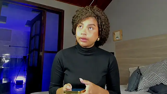 nayah   online show from 10/21/25, 08:20