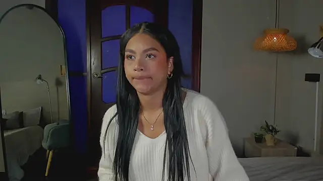 nayah   online show from 12/20/25, 07:32