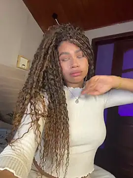 nayah   online show from 02/10/26, 07:51