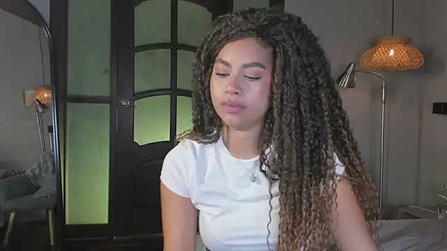 nayah   online show from 02/12/26, 07:53