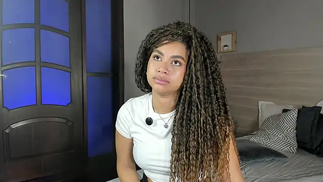 nayah   online show from 03/02/26, 07:54