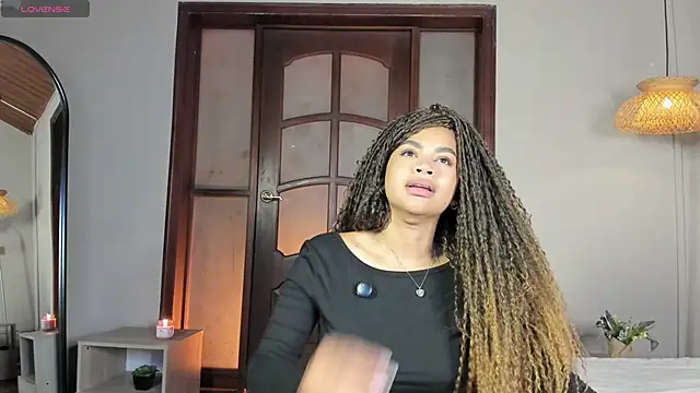 nayah   online show from 03/09/26, 07:51