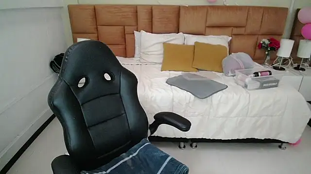  Natalie18 online show from 02/09/25, 10:21