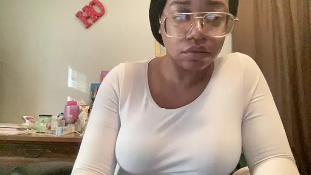 MommyConfident online show from 12/04/25, 07:55