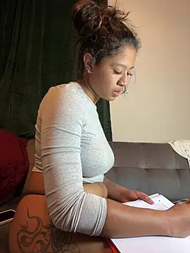 VanessaBling online show from 02/21/25, 02:28